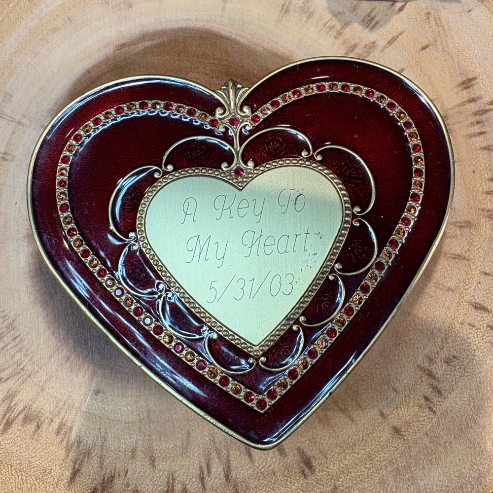 Heart-Shaped Jewelry Box with Red Accents